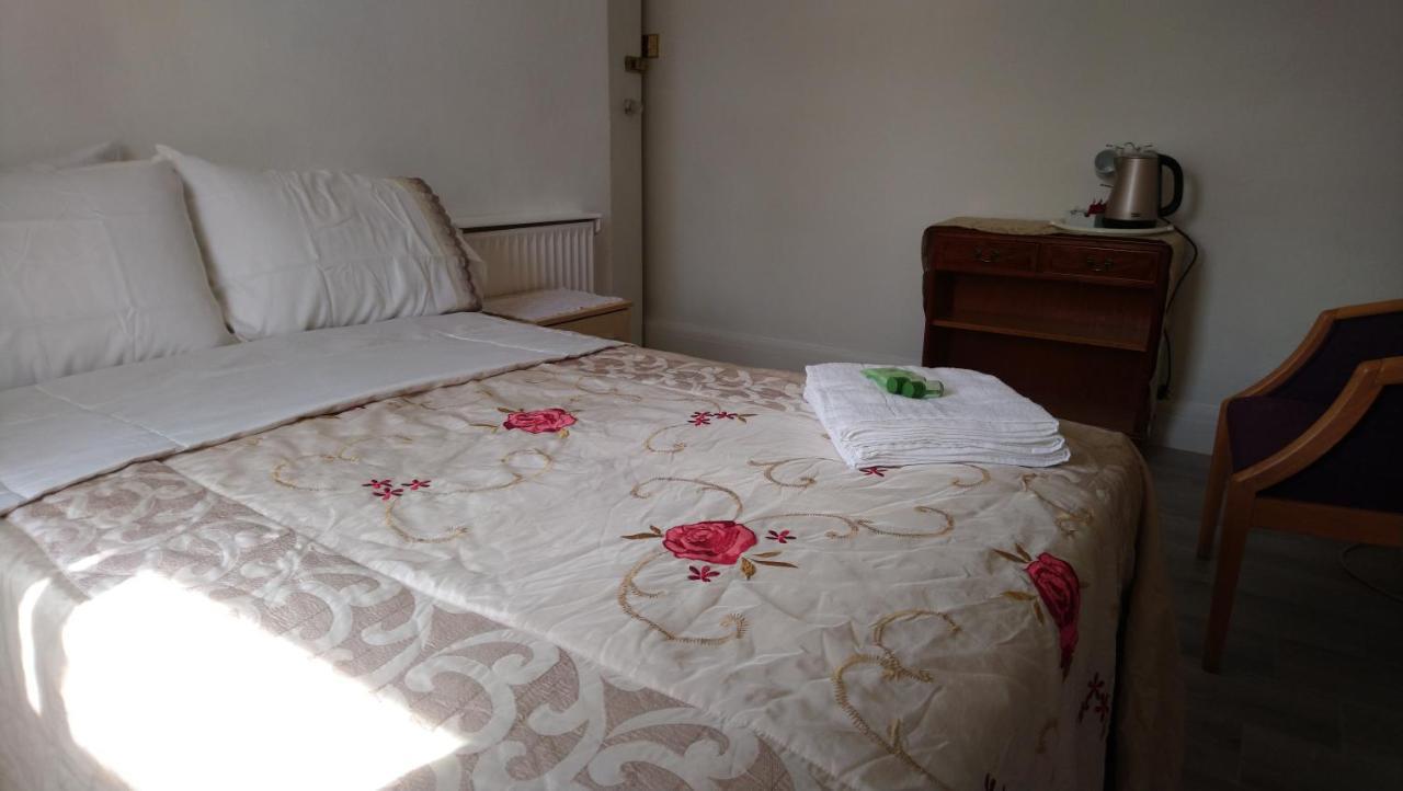 Renovated 4-Bed Home - Sleeps 9 - Parking - Spa 블랙풀 외부 사진