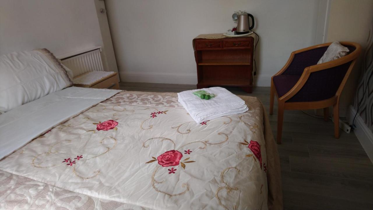 Renovated 4-Bed Home - Sleeps 9 - Parking - Spa 블랙풀 외부 사진