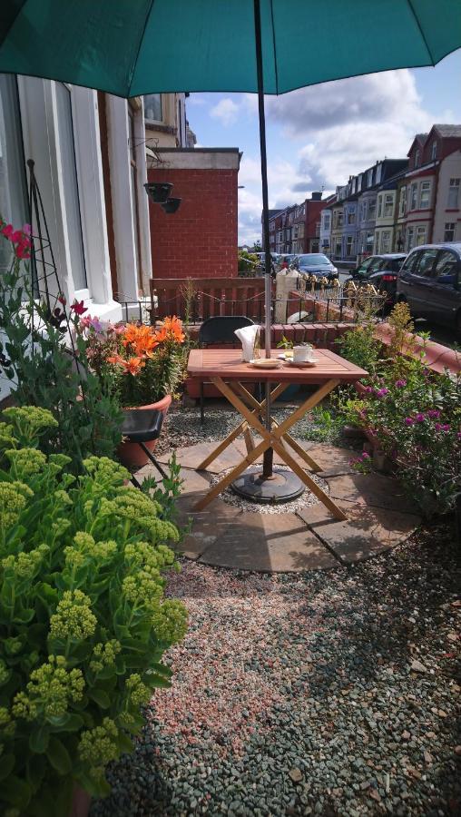 Renovated 4-Bed Home - Sleeps 9 - Parking - Spa 블랙풀 외부 사진