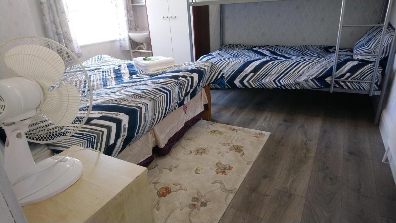 Renovated 4-Bed Home - Sleeps 9 - Parking - Spa 블랙풀 외부 사진